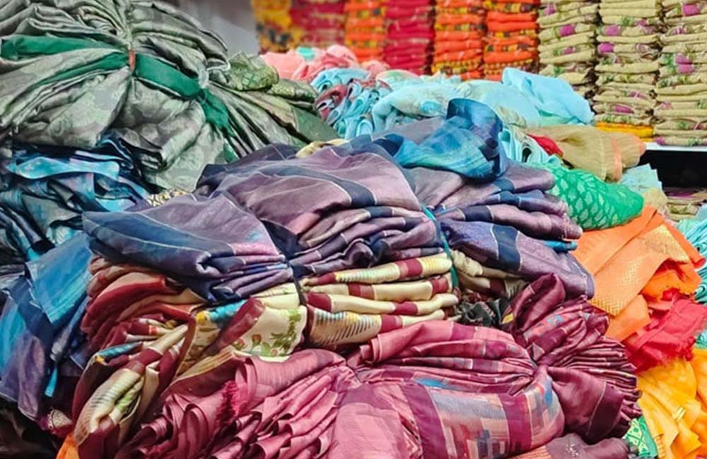 Surat textile industry faces 30% drop in demand, reduces working hours